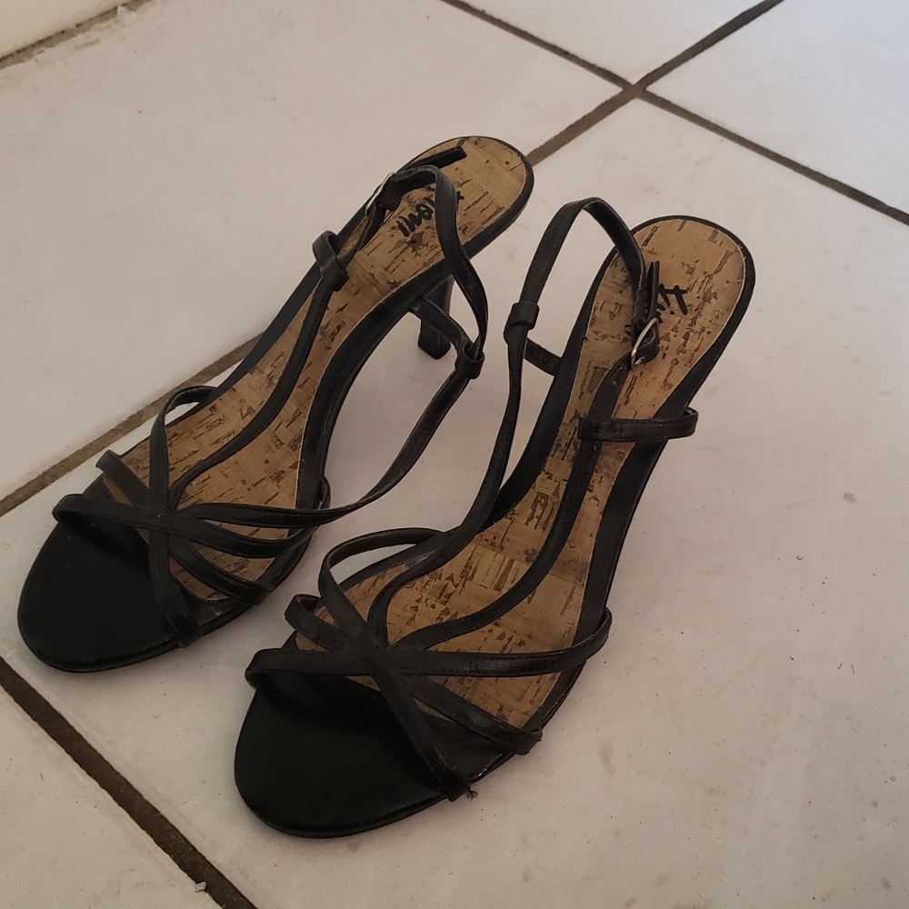 Cute kitten heels.